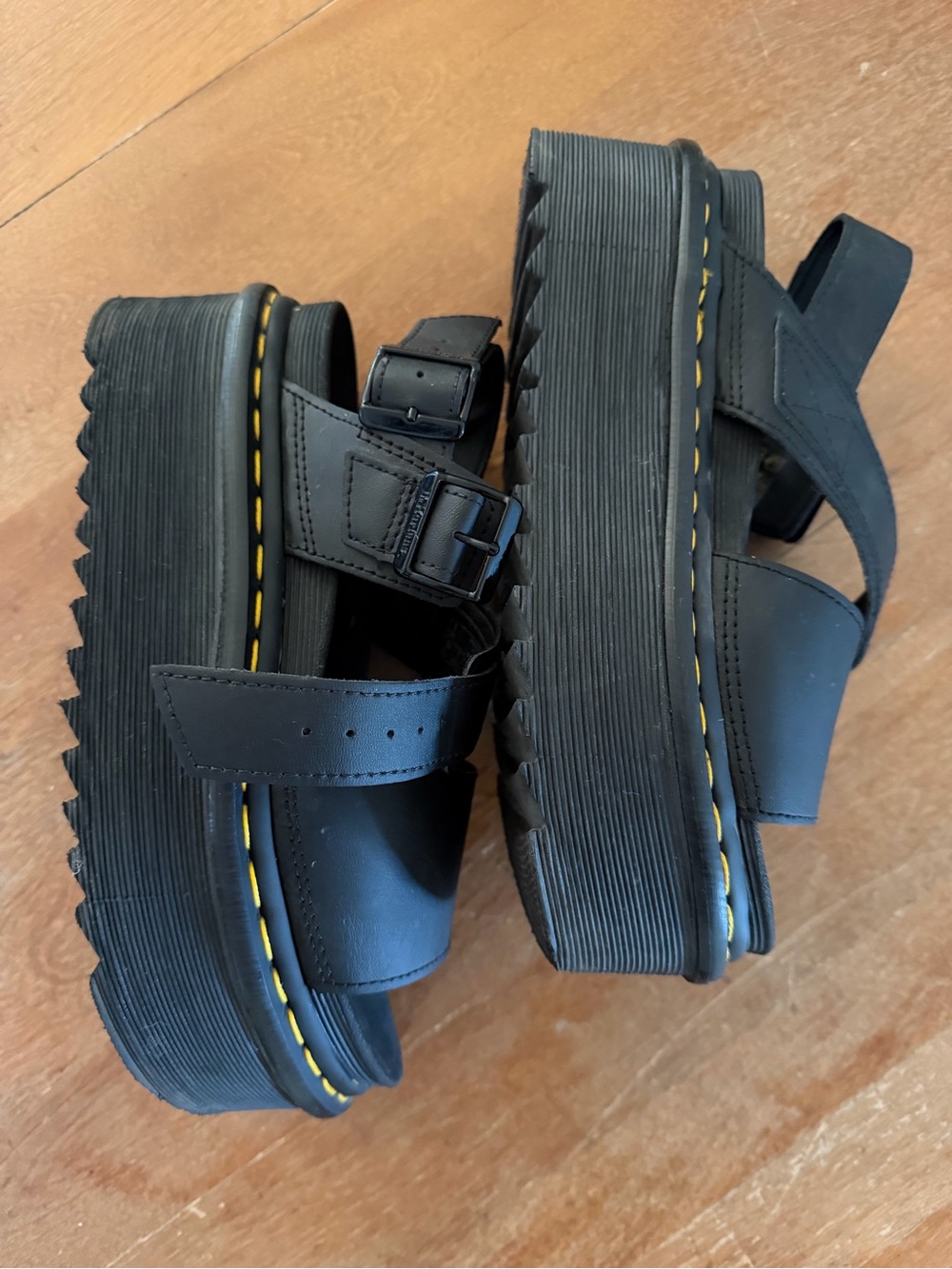 Dr. Martens Voss Quad Platform Sandals – Black | Size 7 - Picture 2 of 4